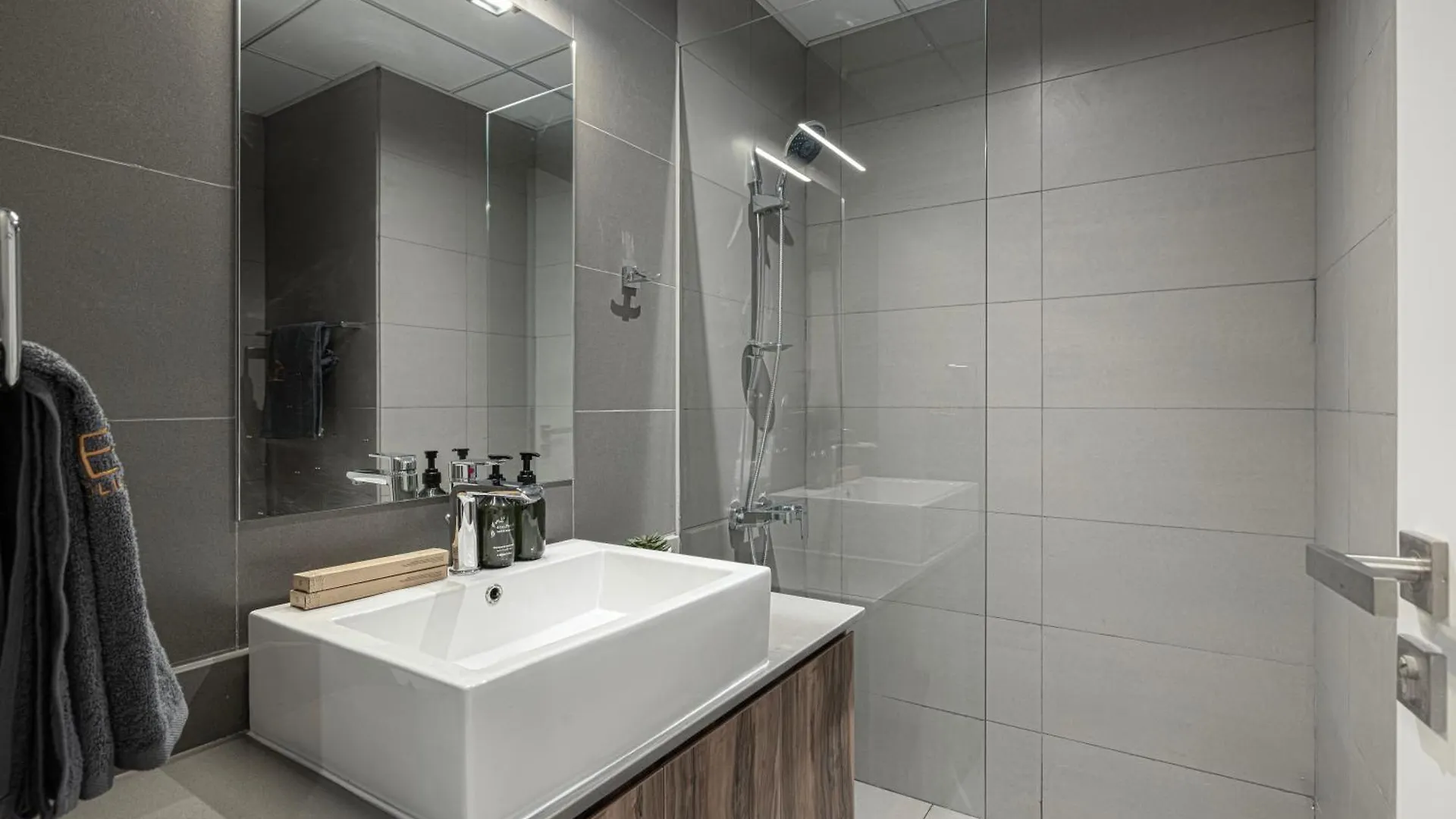 1Br Aesthetic Home By Blue Cloud Holidays Sharjah 0*,